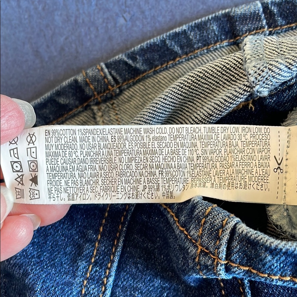 Forever 21 Ultra High-Waisted Wide Leg Blue Jeans with Button Front - Size 25 - Picture 13 of 13